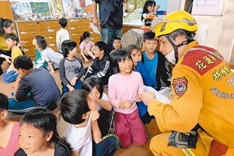 震後上課首日 有人怕有人失落