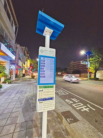 高雄增40座電子紙站牌 民眾直喊酷