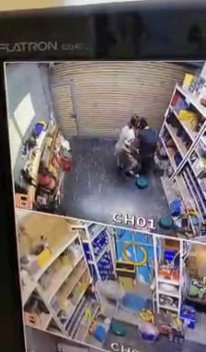 2020年花蓮發生老闆戴拳擊手套把員工當沙包打，狂毆42秒，影片流出後警方也介入偵辦。（圖／翻攝自臉書「花蓮人」）