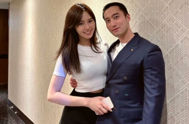 赖弘国2022年2月梅开三度前阿联酋航空空姐Alice。（图／取自赖弘国IG）