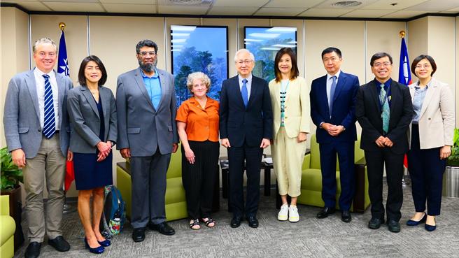 美國國家科學基金會（NSF）「技術、創新與合作夥伴署」（Directorate for Technology, Innovation and Partnerships, 英文簡稱TIP）訪問團於8日拜會國科會主委吳政忠。（國科會提供）