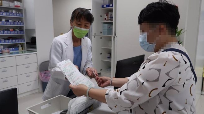 廖宸甫醫師提醒，一定要在醫師及藥師的指示下正確使用藥物，才能確保健康。（後龍診所提供／李京昇苗栗傳真）