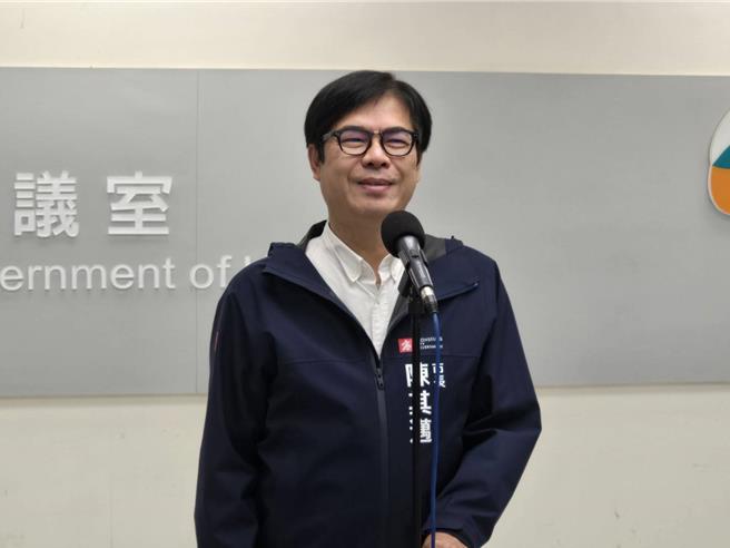 对于「卓郑配」成形，高雄市长陈其迈今（9）日受访时表示，人选还没正式公布，但两人都是非常优秀的政治人物，不管任何工作，都是非常适合的人选。（柯宗纬摄）