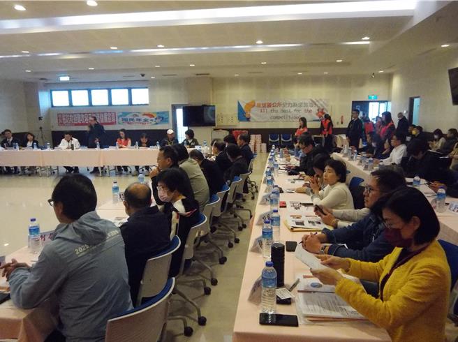 新北市府行动治理座谈9日在万里区公所举行。（张铠乙摄）