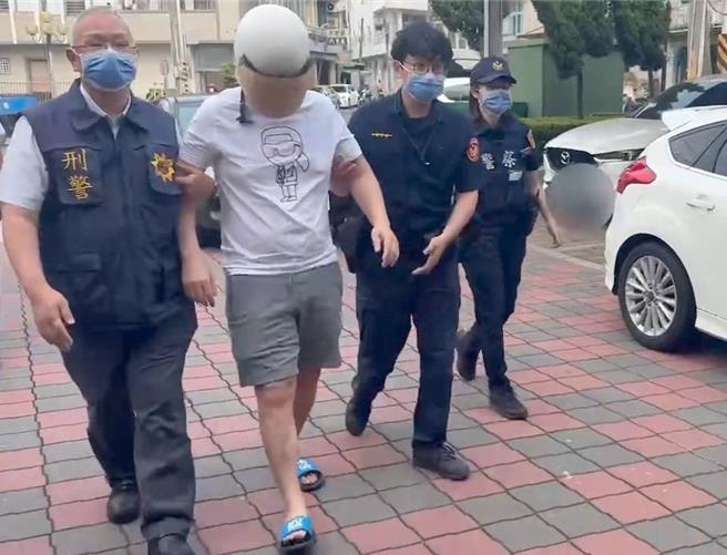 高雄茄萣區一家桌遊店於4月9日凌晨2時許被人砸毀，高雄湖內警方於9日下午至台南市安平區府平路段帶回40歲林姓嫌疑人（左二）釐清案情。（翻攝照片／林瑞益高雄傳真）