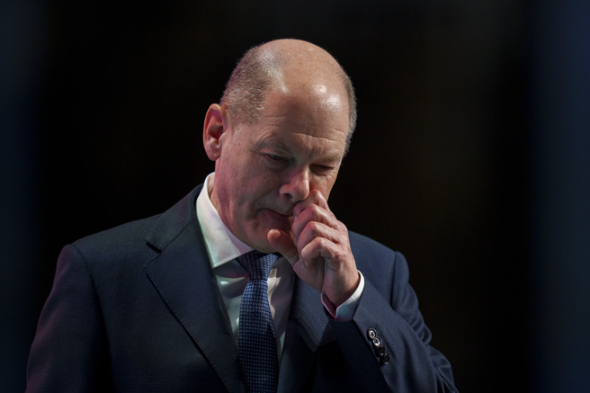 德國總理蕭茲追隨美國總統拜登與國總統馬克宏，在TikTok上開設了官方帳號，以吸引年輕選民。（圖／美聯社）