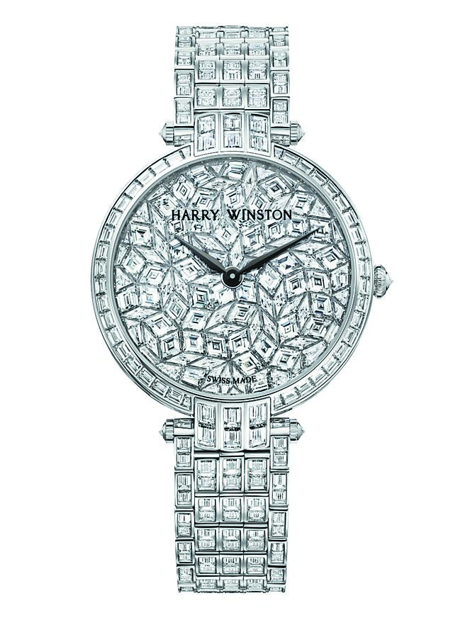 海瑞溫斯頓Premier Glacier珠寶表，將鑽石以極具戲劇化與不對稱排列勾勒出冰川壯闊美景。（Harry Winston提供）