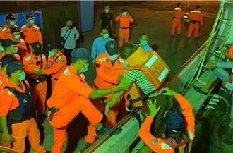 發財夢碎！台船長載16偷渡客 遇海巡竟將人「關進密艙」險害命慘了