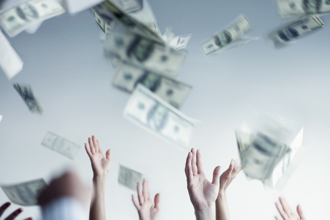 影》盜領福利金21億爽買跑車名錶 賊仔「錢多撒地」炫富