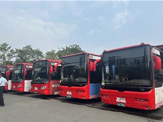 全台第一！高市漢程客運自願減碳 26輛公車電動化