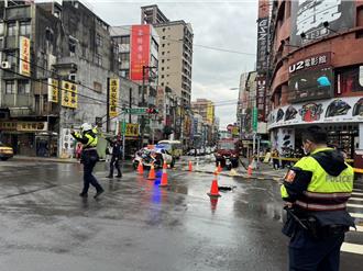 板橋館前西路、南雅南路水管破裂 侯友宜急奔現場關切