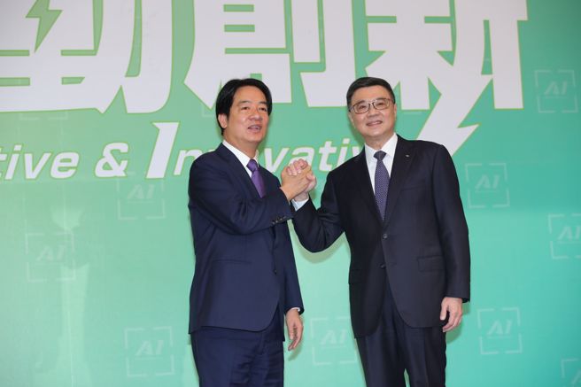 准总统赖清德（左）10日宣布，520上任后由卓荣泰（右）担纲行政院长。（黄世麒摄）