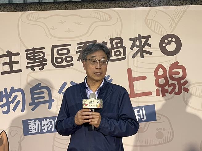 农业部代理部长陈骏季10日被问到是否被徵询入阁，仅表示身为代理部长，最重要的责任是持续推动国内农业政策，一直到新政府成立为止。（蔡佩珈摄）