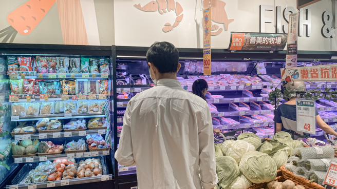 嘉義一名女子在全聯買到款切好的脆皮油雞。（圖／示意圖，記者楊雅婷攝影）