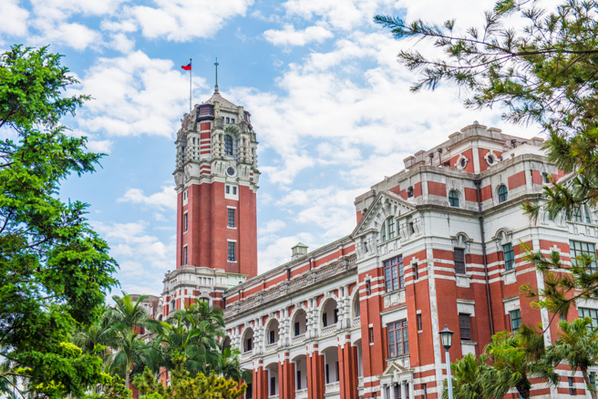 兩岸關係緊繃，企業分尋求避險方案。（圖／shutterstock、達志）