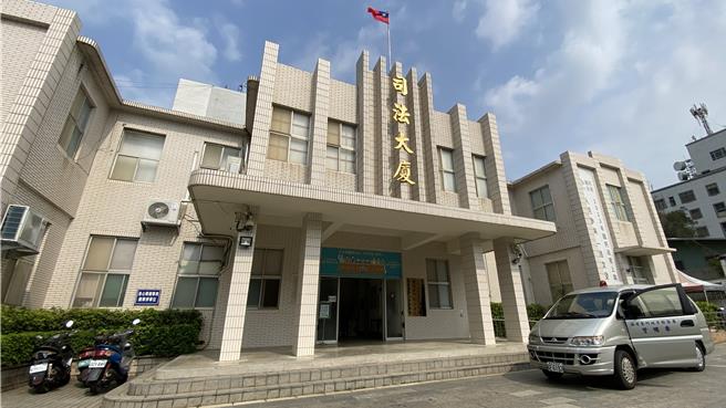 金门金沙镇某吴姓前里长涉嫌诈领回馈金公款38万9000元，遭金门地检署依贪污等罪提起公诉。(于家麒摄)