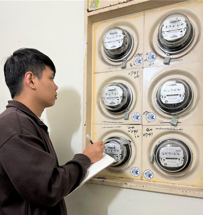 台電本月起調漲電費，但房東若因此在契約期間任意調漲電費或租金，租客可拒付、申訴。（新北市地政局提供／呂健豪新北傳真）