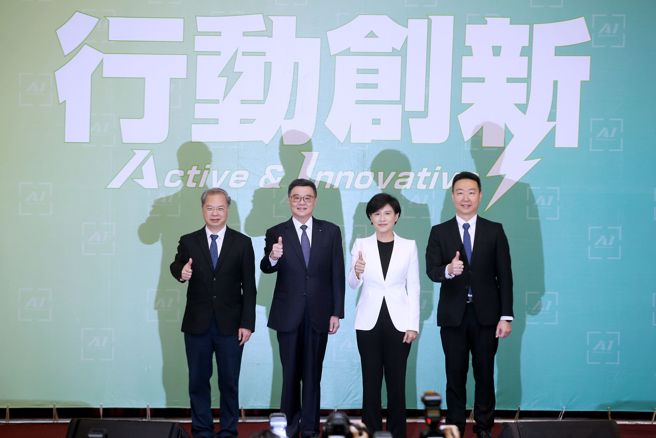 總統當選人賴清德10日舉行記者會發布首波內閣名單，由即將擔任行政院長卓榮泰（左2）宣布第一波行政院人事，國發會主委龔明鑫（左起）擔任行政院祕書長、前文化部長鄭麗君擔任行政院副院長、賴清德競選總部發言人陳世凱擔任行政院發言人。（杜宜諳攝）
