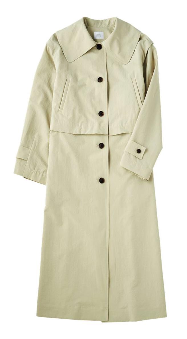 統一時代百貨推LOWRYS FARM「大領2way袖子可拆長版風衣外套」，推薦價4990元。（統一時代百貨提供／朱世凱台北傳真）