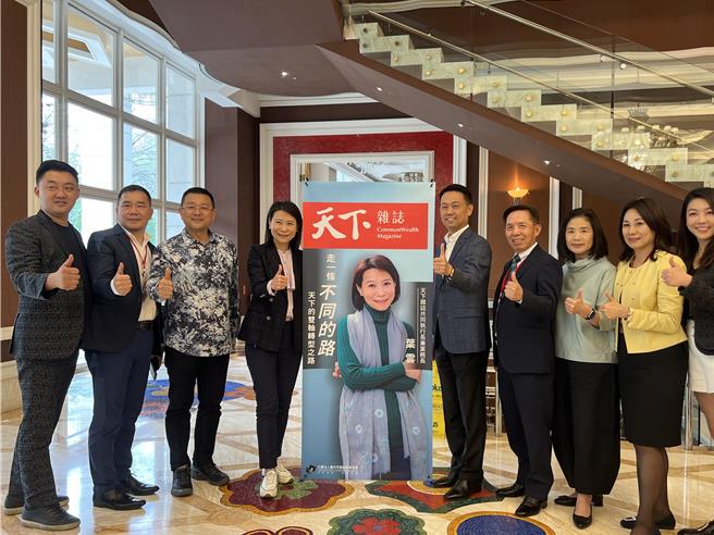 《天下杂志》共同执行长兼业务长叶云，以「走一条不同的路」为题担任「大师讲座」主讲者。（林欣仪摄）