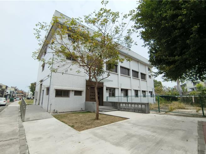 舊嘉義菸葉廠活化部分建築作為「影視音基地」，近期開始培育影視音人才。（廖素慧攝）