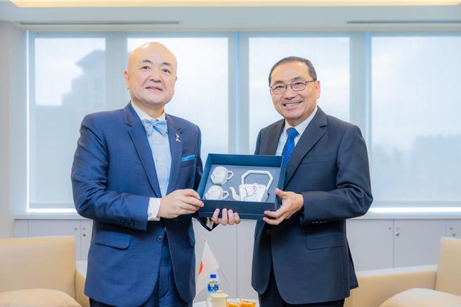 日本台湾交流协会台北事务所代表片山和之今（10）日拜会新北市长侯友宜，双方就观光旅游、经济贸易与台日关系等议题进行交流。（新北市秘书处提供）