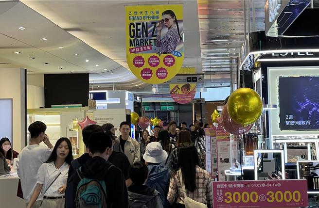 电费涨涌现换机潮！新光三越超级购物节首周大家电增长五成。图／新光三越提供