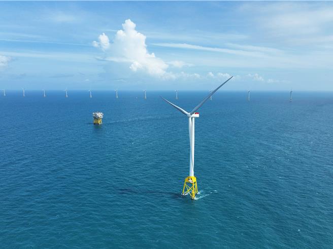 经济部今天公布离岸风电区块开发第2期选商截标结果，共有6家业者递出8风场申请，预计6月决标。图为沃旭能源大彰化西南风场。(沃旭能源提供)