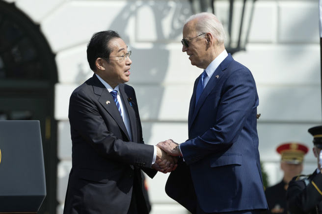 日本矛盾的兩面手法，卻可能對東亞地區的穩定，造成某種程度上的不良影響，尤其是北京對日本近期的態度，可以明顯感受到是非常不滿的。（摘自x）