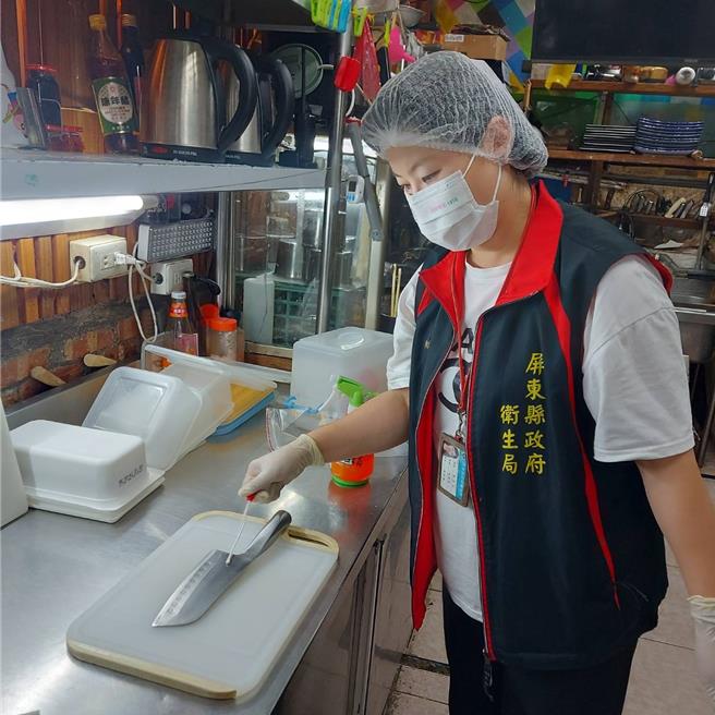 屏東衛生局證實，8日有接獲醫院通報車城鄉某海鮮餐廳疑似食物中毒案，全部已啟動調查，並派員至現場稽查。（屏東衛生局提供／謝佳潾屏東傳真）