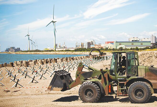 國防部9日召開記者會，說明漢光40號演習的詳細規劃，此次演習將分為「電腦輔助指揮所演習」及「實兵演練」兩階段實施。（軍聞社）