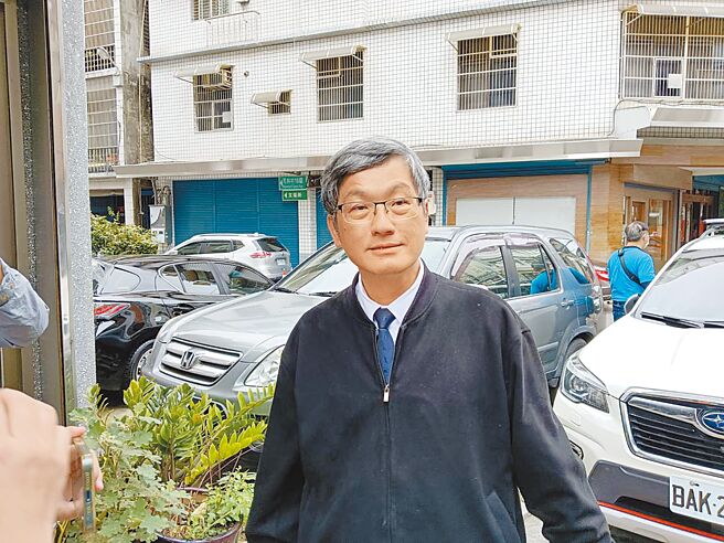 客委会筹拍《1977年的那一张照片》遭蓝营批评是绿营打手，客委会主委杨长镇9日驳斥此说法，认为国民党是想要做内容审查，不妥当。（邱立雅摄）