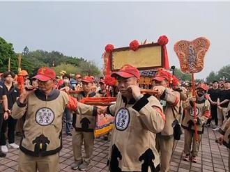 少子化衝擊將停辦 大甲媽駐駕明道大學離情依依