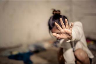 誘騙少女拍裸照還上網 再脅迫性交！渣男遭重判8年