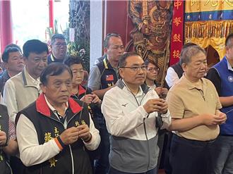 玄天上帝萬壽 侯友宜淡水、八里參拜祈求市民平安