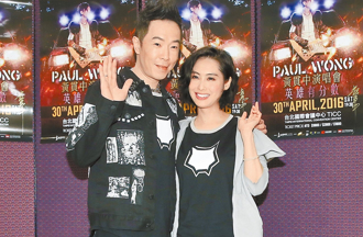 朱茵12岁爱女照片曝光 神基因被讚「漂亮的一家子」