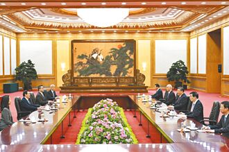 現場直擊》極高禮遇 中共3常委東大廳會馬