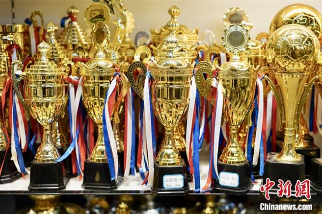 面對今年7月巴黎奧運會的逐漸接近，浙江義烏的「體育系」訂單也出現暴增。（中新社）