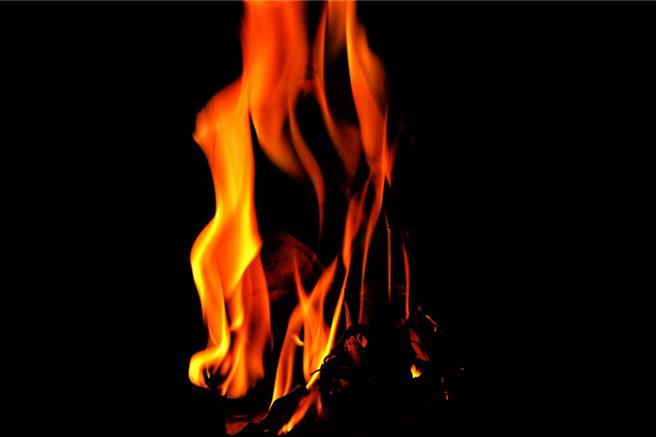 陈男纵火导致印尼籍女看护惨死，台湾高等法院驳回上诉，依杀人等罪判刑14年。(图:shutterstock/达志)