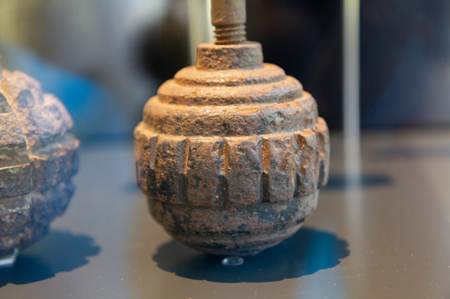 大陸湖北「曾侯乙墓」出土造型似槌子的文物，外側纏滿金色彈簧，歷史專家至今仍不清楚用途。（示意圖：Shutterstock／達志）