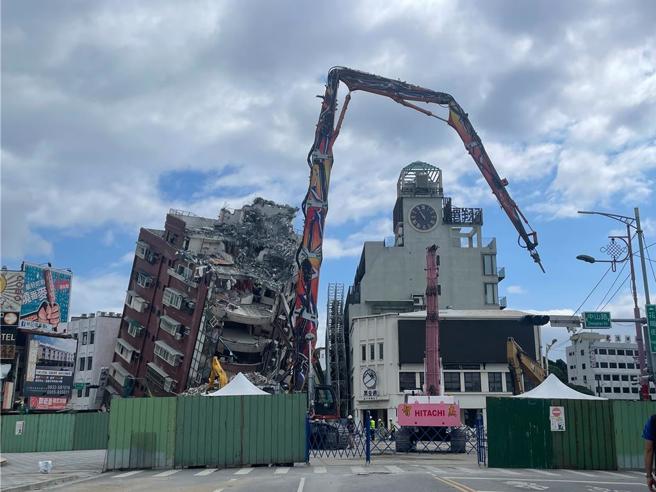 天王星大楼应先救猫才拆楼？内政部国土署长吴欣修说，现场有检察官配合，依据现场状况判断是否停止，但会以民眾公共危险为最大利益。（本报资料照片）