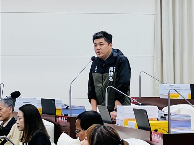 民进党新竹市党部主委、新竹市议员陈建名则公开承诺，未来不会在公开场合喝酒，避免不必要的误会。（本报资料照片）