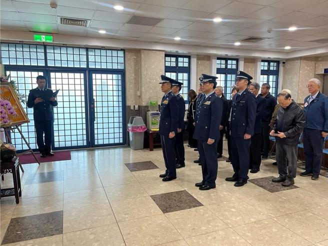 3月27日在五指山國軍示範公墓忠靈殿舉行遷葬典禮，由空軍副司令劉峰瑜擔任主祭(王立楨授權提供)