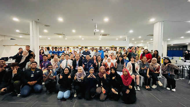 马来西亚量子计算智慧沙盒工作坊合影。(照片/国立臺南大学提供)