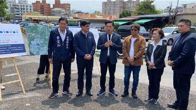 立法院交通委员会今（11日）考察宜兰地区交通建设，此行主要考察宜兰轨道、公路运输及大眾运输等计画。（吴佩蓉摄）