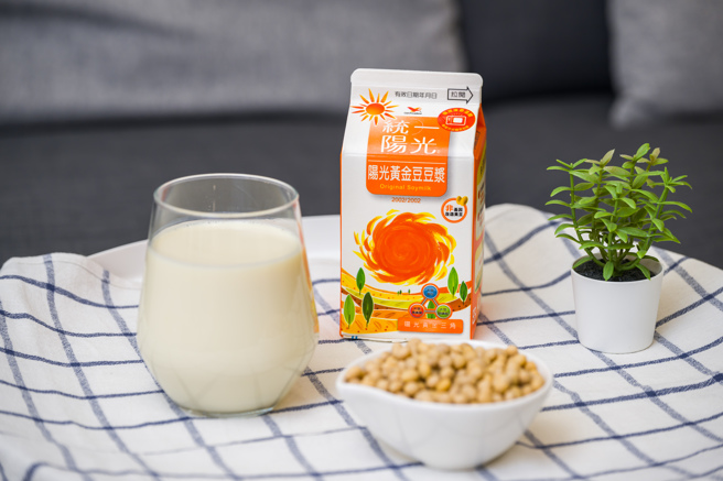 晨光健康营养专科谘询中心院长赵函颖营养师分享，国人最常见的3大补充蛋白质NG行为，分别为「吃错食物、吃错顺序、吃错时间」。(图/统一企业提供)