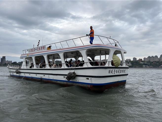 新北市交通局已中止顺风航运公司于蓝色公路「淡水－八里」航线的营运许可。（新北市交通局提供）