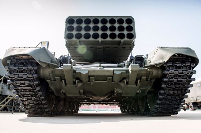 图为TOS-1A「烈日」非TOS-3原型车。（Rostec）