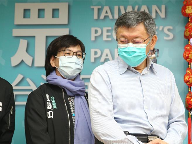 民眾黨主席柯文哲(右)和白營前立委蔡壁如(左)。（示意圖／資料照／杜宜諳攝）