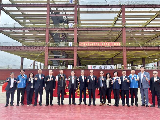 「全家」福比二厂上梁，2025年7月稼动。图／全家提供